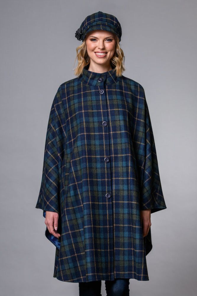 
                  
                    Long cape
                  
                