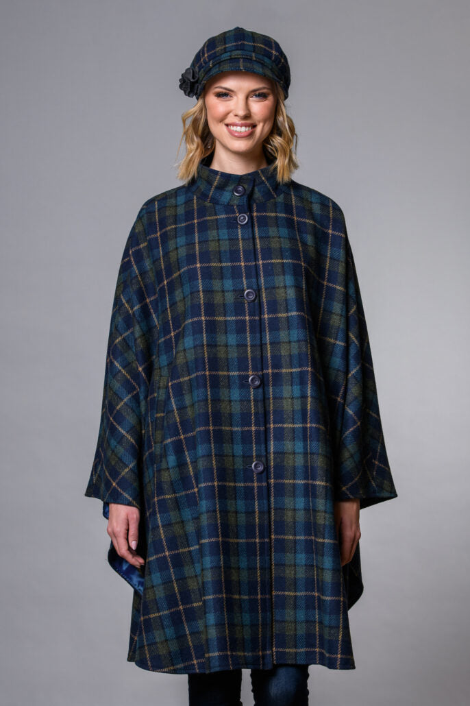
                  
                    Long cape
                  
                